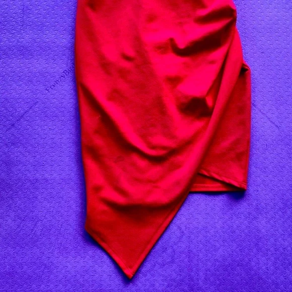 Red short above knee dress with slits on the sides. - Picture 2 of 2